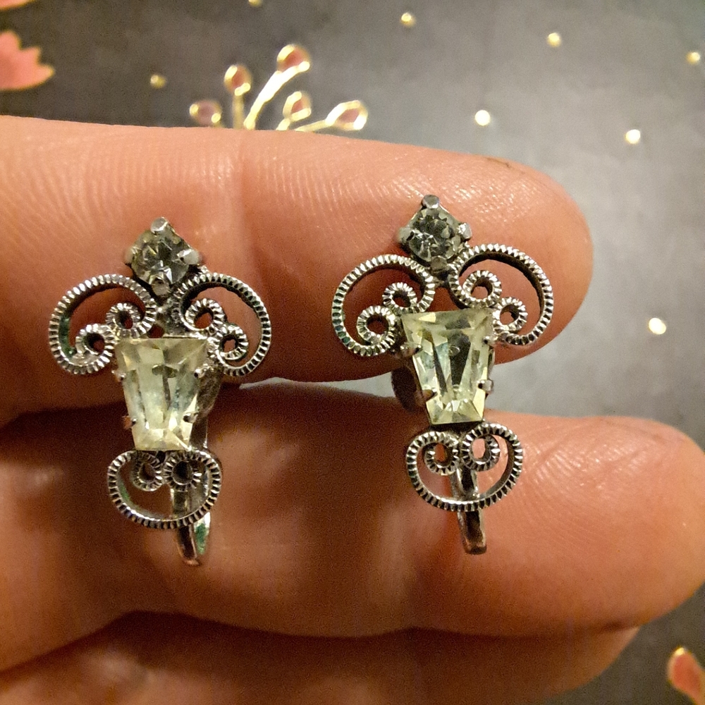 Vintage Earrings 8/10